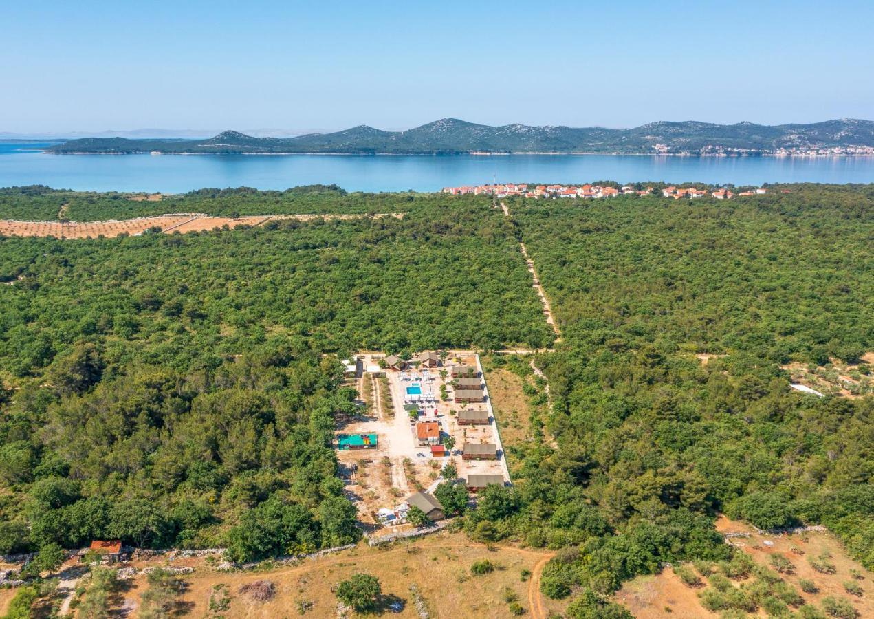 Grande Glamping With Pool Hotell Biograd Na Moru Eksteriør bilde