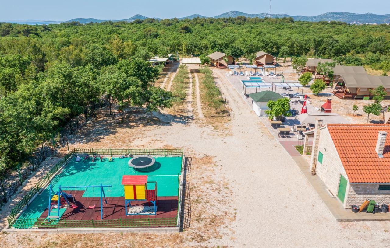 Grande Glamping With Pool Hotell Biograd Na Moru Eksteriør bilde