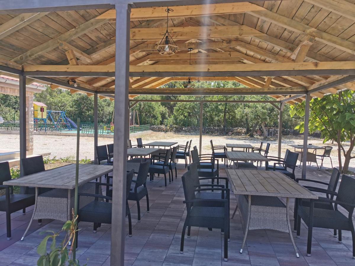 Grande Glamping With Pool Hotell Biograd Na Moru Eksteriør bilde