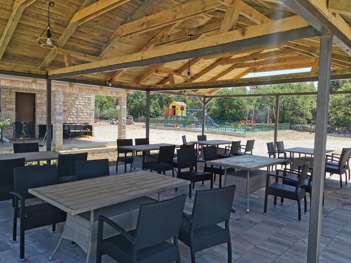 Grande Glamping With Pool Hotell Biograd Na Moru Eksteriør bilde