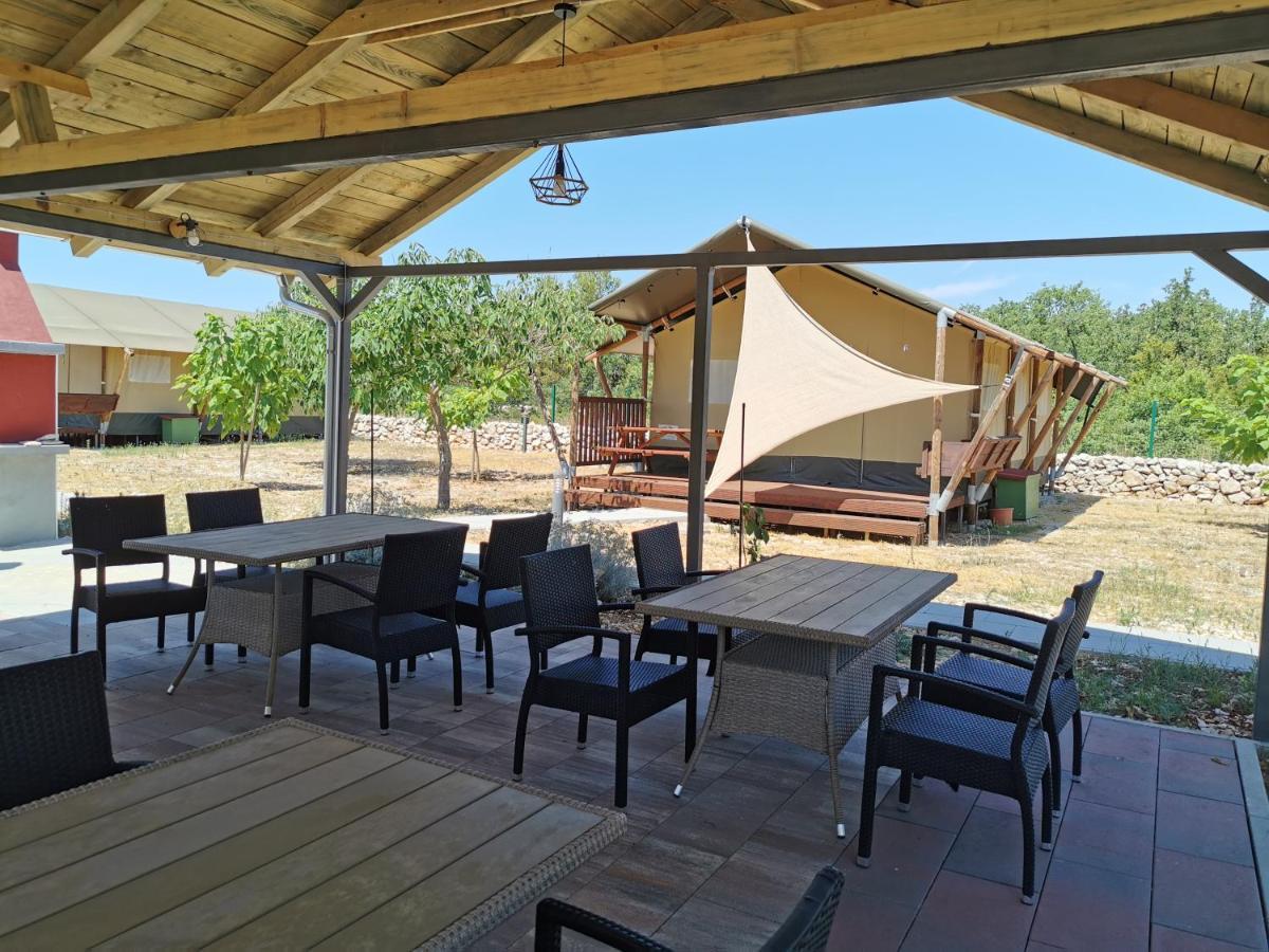 Grande Glamping With Pool Hotell Biograd Na Moru Eksteriør bilde