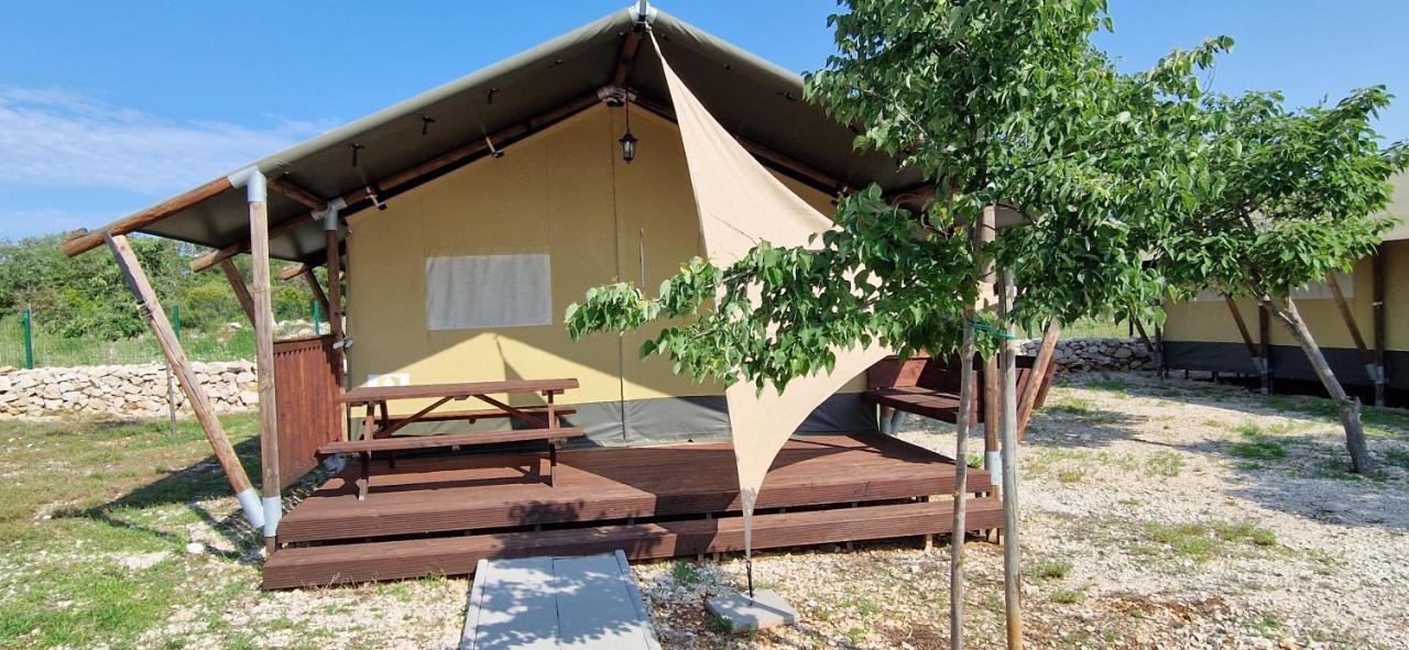 Grande Glamping With Pool Hotell Biograd Na Moru Eksteriør bilde