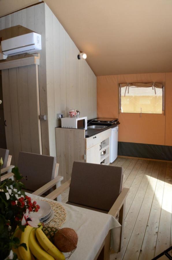 Grande Glamping With Pool Hotell Biograd Na Moru Eksteriør bilde