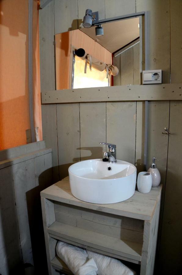 Grande Glamping With Pool Hotell Biograd Na Moru Eksteriør bilde