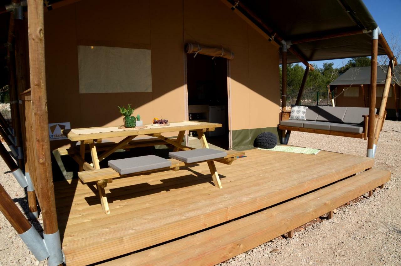 Grande Glamping With Pool Hotell Biograd Na Moru Eksteriør bilde